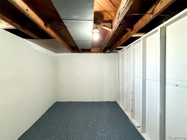 Builiding view forty six for 23400 Seneca, Oak Park, MI. 48237