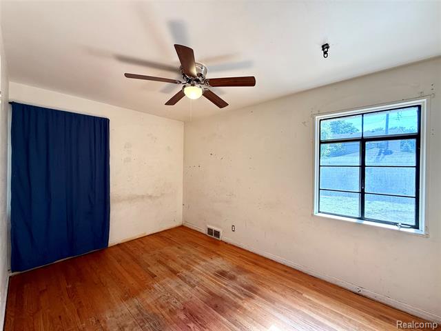 Builiding view fourteen for 23400 Seneca, Oak Park, MI. 48237