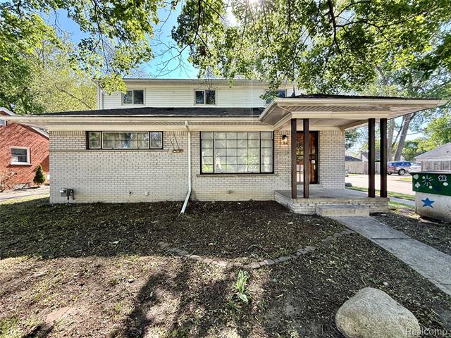front view for 23400 Seneca Ave, Oak Park, Mi. 48237