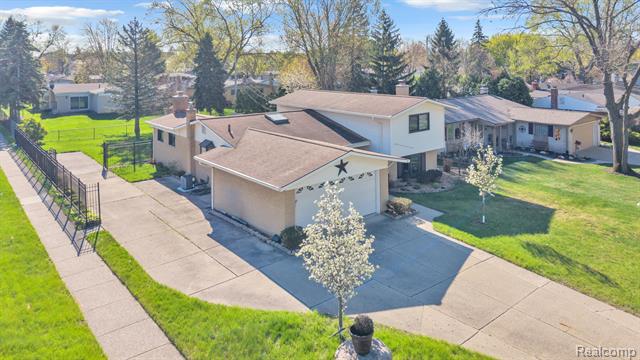 Builiding view forty one for 9498 Bassett, Livonia, MI. 48150