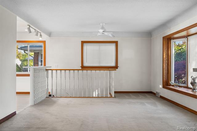 Builiding view five for 33632 Cindy, Livonia, MI. 48150