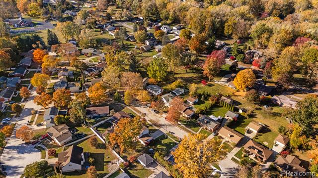 Builiding view forty for 33632 Cindy, Livonia, MI. 48150