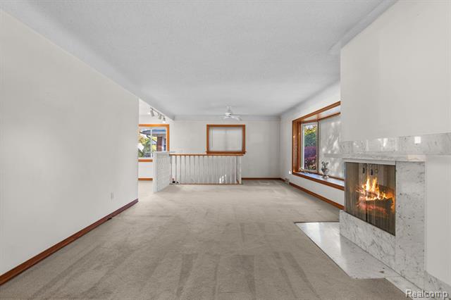 Builiding view four for 33632 Cindy, Livonia, MI. 48150