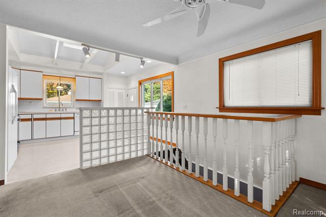 Builiding view seven for 33632 Cindy, Livonia, MI. 48150