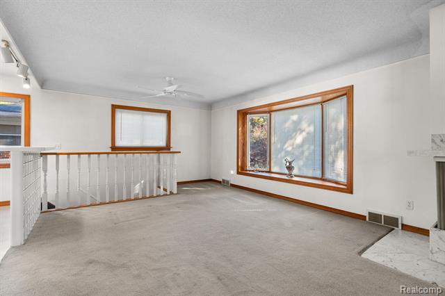 Builiding view six for 33632 Cindy, Livonia, MI. 48150