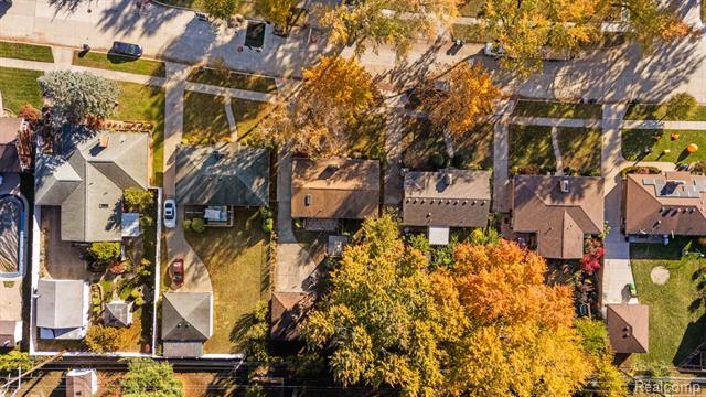 Builiding view thirty five for 33632 Cindy, Livonia, MI. 48150