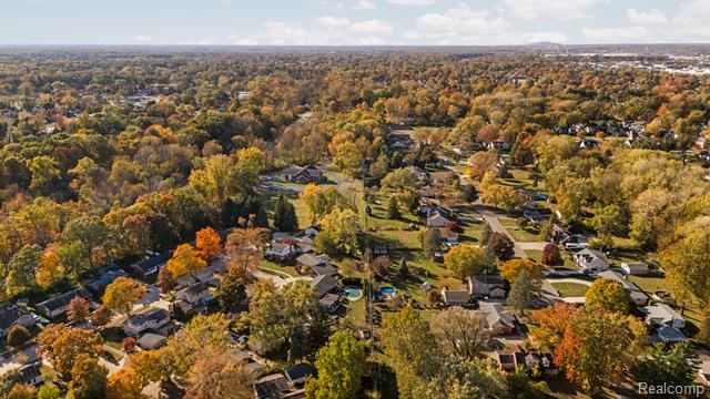 Builiding view thirty seven for 33632 Cindy, Livonia, MI. 48150