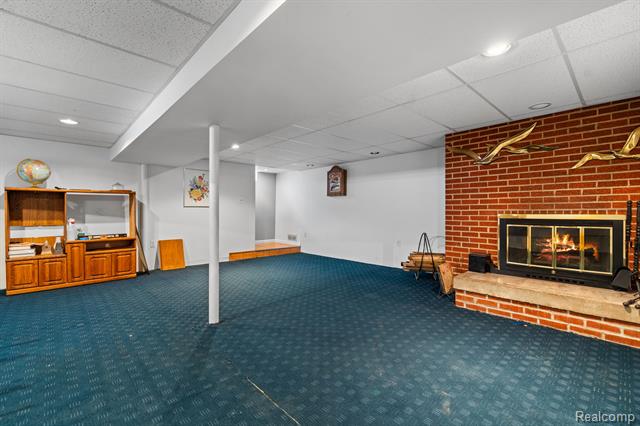 Builiding view twenty five for 33632 Cindy, Livonia, MI. 48150