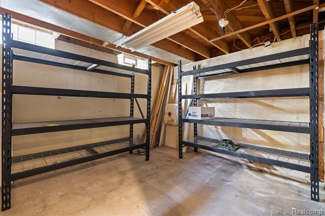 Builiding view twenty seven for 33632 Cindy, Livonia, MI. 48150