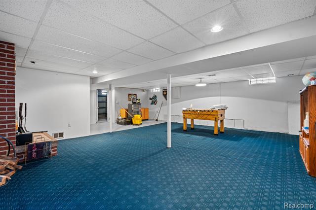 Builiding view twenty three for 33632 Cindy, Livonia, MI. 48150