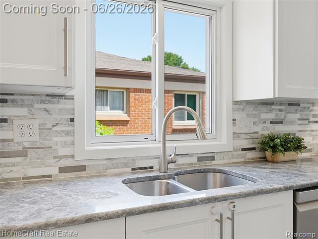 Builiding view ten for 9338 Florida, Livonia, MI. 48150