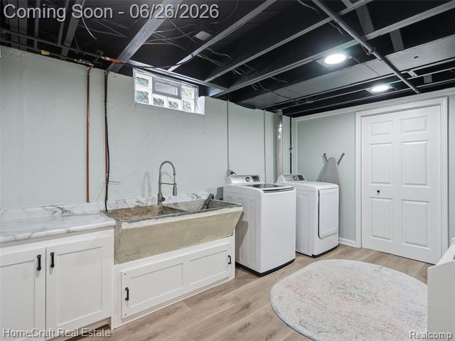 Builiding view twenty five for 9338 Florida, Livonia, MI. 48150
