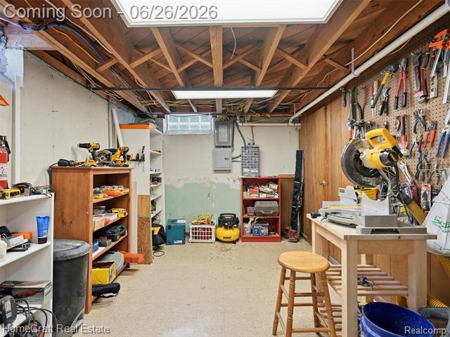 Builiding view twenty seven for 9338 Florida, Livonia, MI. 48150