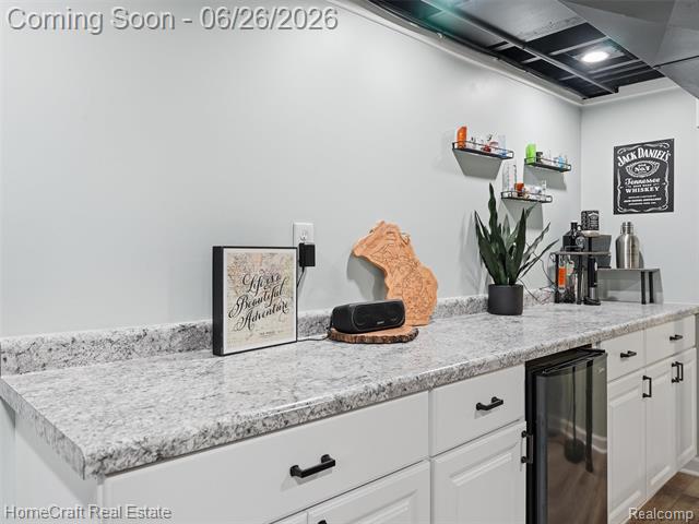 Builiding view twenty three for 9338 Florida, Livonia, MI. 48150