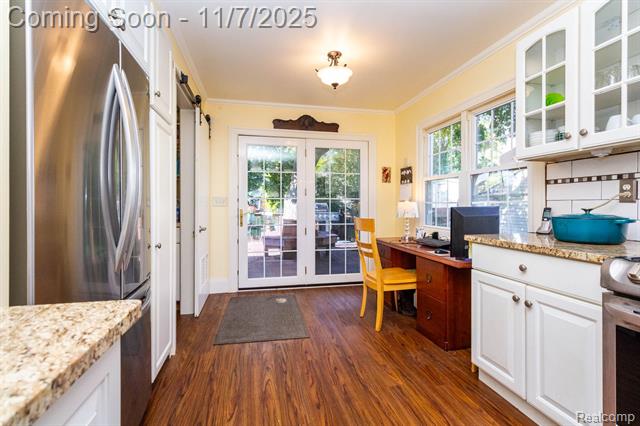 Builiding view eighteen for 9911 Ingram, Livonia, MI. 48150