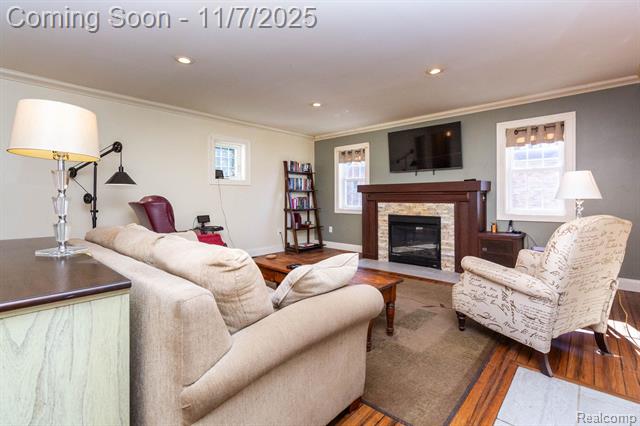 Builiding view eleven for 9911 Ingram, Livonia, MI. 48150