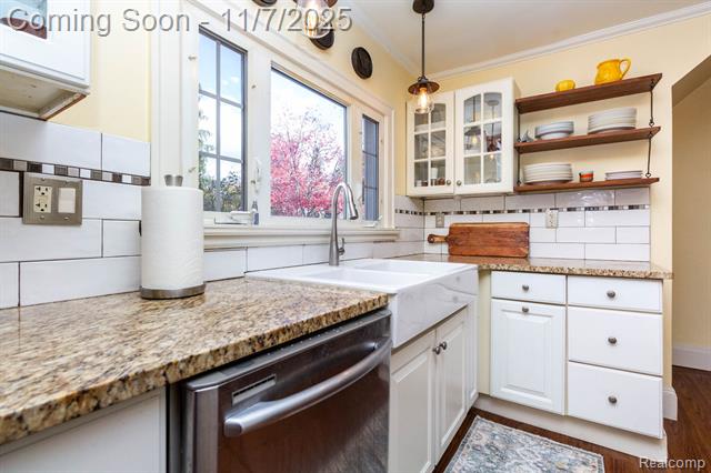 Builiding view sixteen for 9911 Ingram, Livonia, MI. 48150