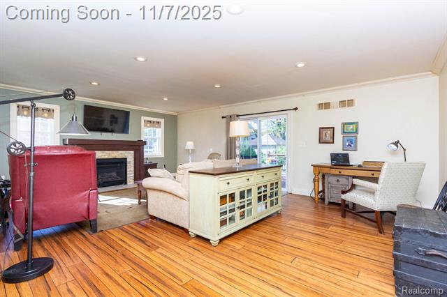 Builiding view ten for 9911 Ingram, Livonia, MI. 48150