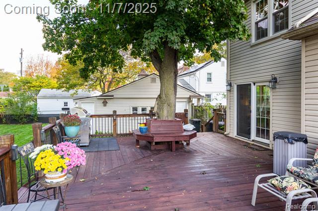 Builiding view thirty nine for 9911 Ingram, Livonia, MI. 48150