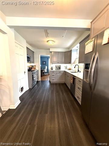 Builiding view seven for 9915 Ingram, Livonia, MI. 48150