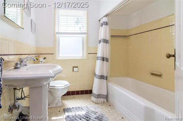 Builiding view twenty three for 9915 Ingram, Livonia, MI. 48150