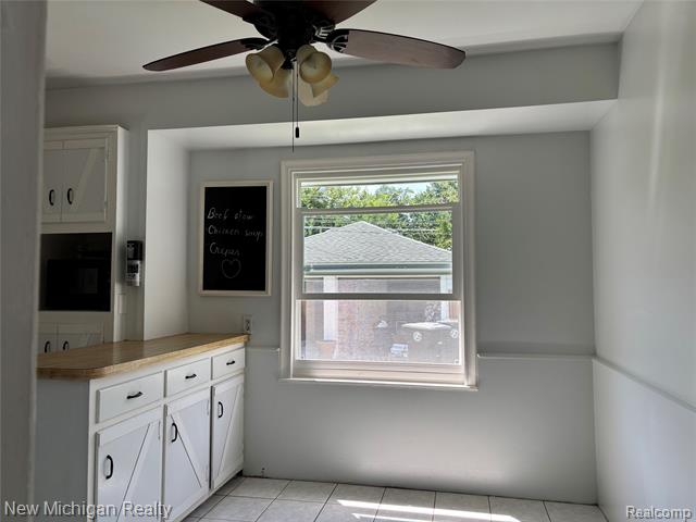 Builiding view six for 9919 Merriman, Livonia, MI. 48150