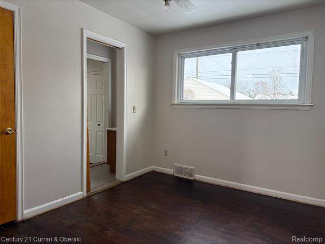 Builiding view eleven for 35158 Parkdale, Livonia, MI. 48150