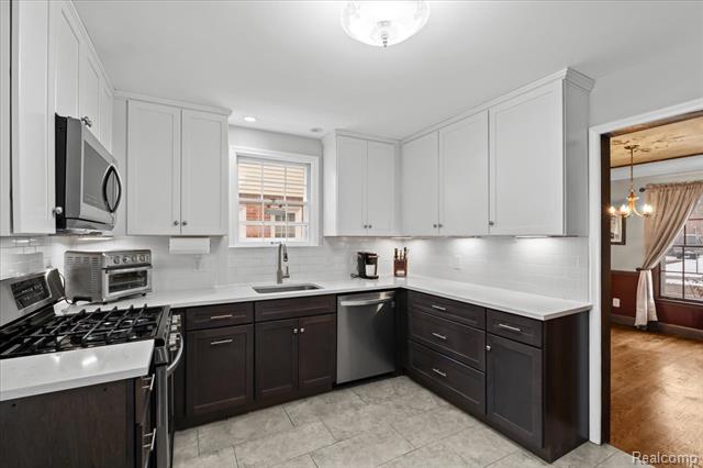 Builiding view eleven for 11009 Melrose, Livonia, MI. 48150