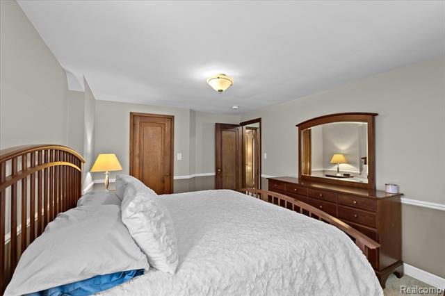 Builiding view fourteen for 11009 Melrose, Livonia, MI. 48150