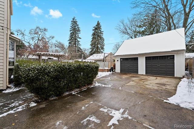 Builiding view twenty two for 11009 Melrose, Livonia, MI. 48150