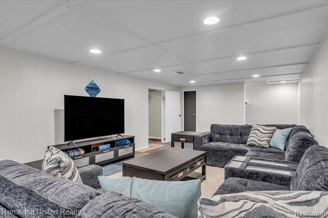 Builiding view nineteen for 35429 Elmira, Livonia, MI. 48150