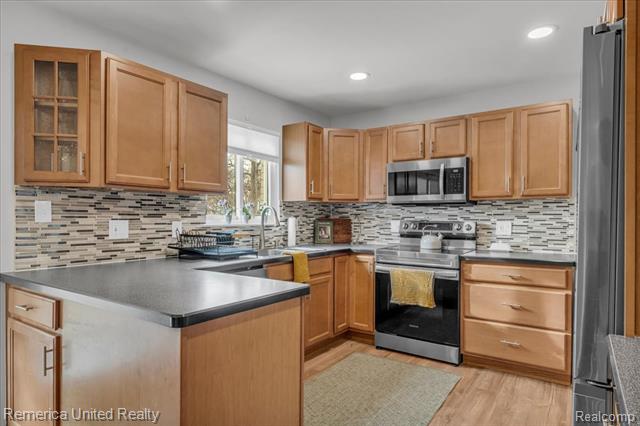 Builiding view one for 35429 Elmira, Livonia, MI. 48150