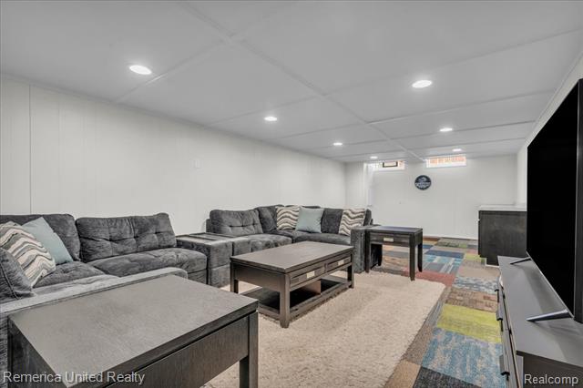 Builiding view seventeen for 35429 Elmira, Livonia, MI. 48150