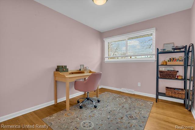 Builiding view thirteen for 35429 Elmira, Livonia, MI. 48150