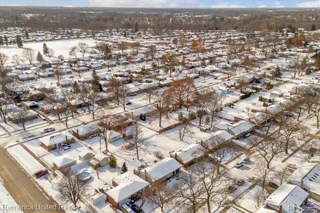 Builiding view thirty seven for 35429 Elmira, Livonia, MI. 48150