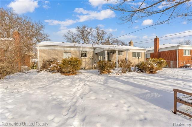 Builiding view twenty six for 35429 Elmira, Livonia, MI. 48150