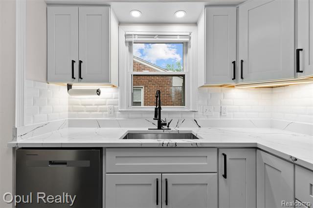 Builiding view eight for 11441 Brookfield, Livonia, MI. 48150