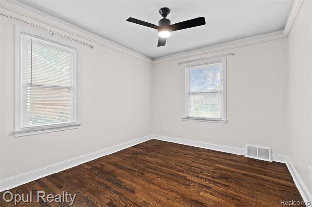 Builiding view eighteen for 11441 Brookfield, Livonia, MI. 48150