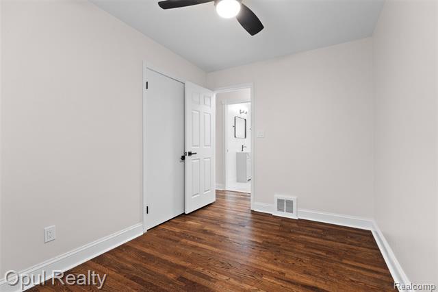 Builiding view fifteen for 11441 Brookfield, Livonia, MI. 48150