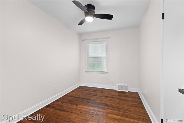 Builiding view fourteen for 11441 Brookfield, Livonia, MI. 48150