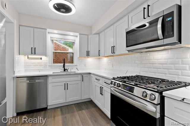 Builiding view seven for 11441 Brookfield, Livonia, MI. 48150