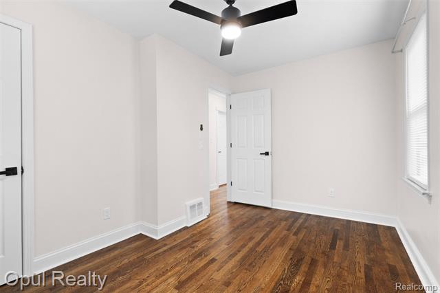 Builiding view seventeen for 11441 Brookfield, Livonia, MI. 48150