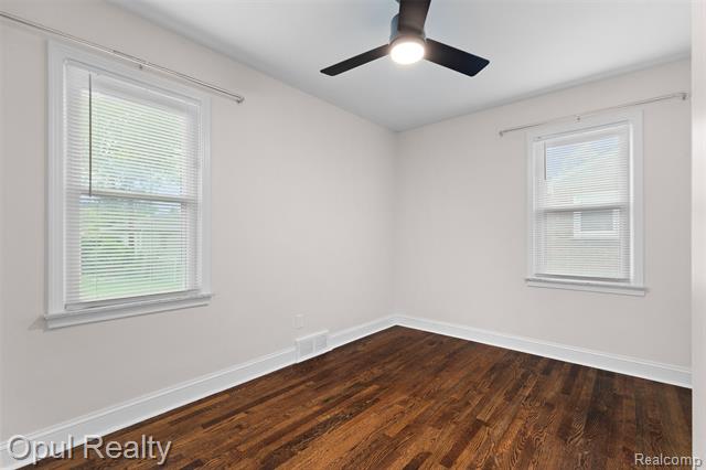 Builiding view sixteen for 11441 Brookfield, Livonia, MI. 48150