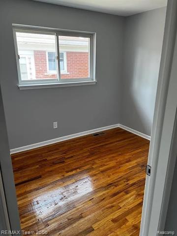 Builiding view four for 6577 Lafayette, Dearborn Heights, MI. 48127