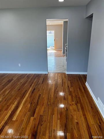 Builiding view three for 6577 Lafayette, Dearborn Heights, MI. 48127