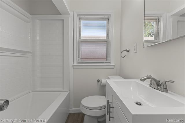 Builiding view fifteen for 6719 Parkland, Dearborn Heights, MI. 48127