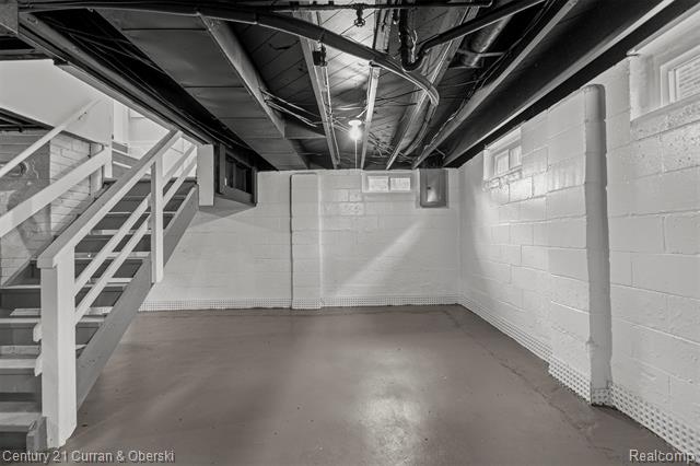 Builiding view nineteen for 6719 Parkland, Dearborn Heights, MI. 48127