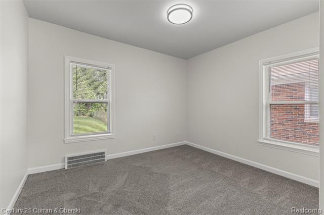 Builiding view thirteen for 6719 Parkland, Dearborn Heights, MI. 48127