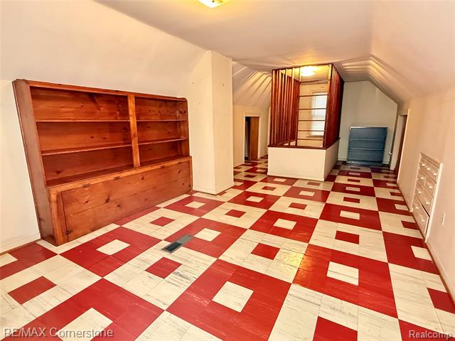 Builiding view ten for 28710 Bridge, Garden City, MI. 48135