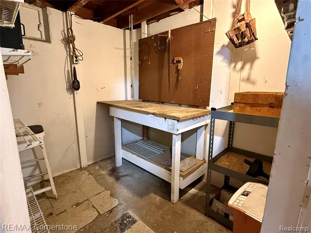 Builiding view thirteen for 28710 Bridge, Garden City, MI. 48135